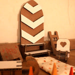 Papperlapapp-Wellpappe-Wichteltür-bespielt-geschmückt-Detailansicht2